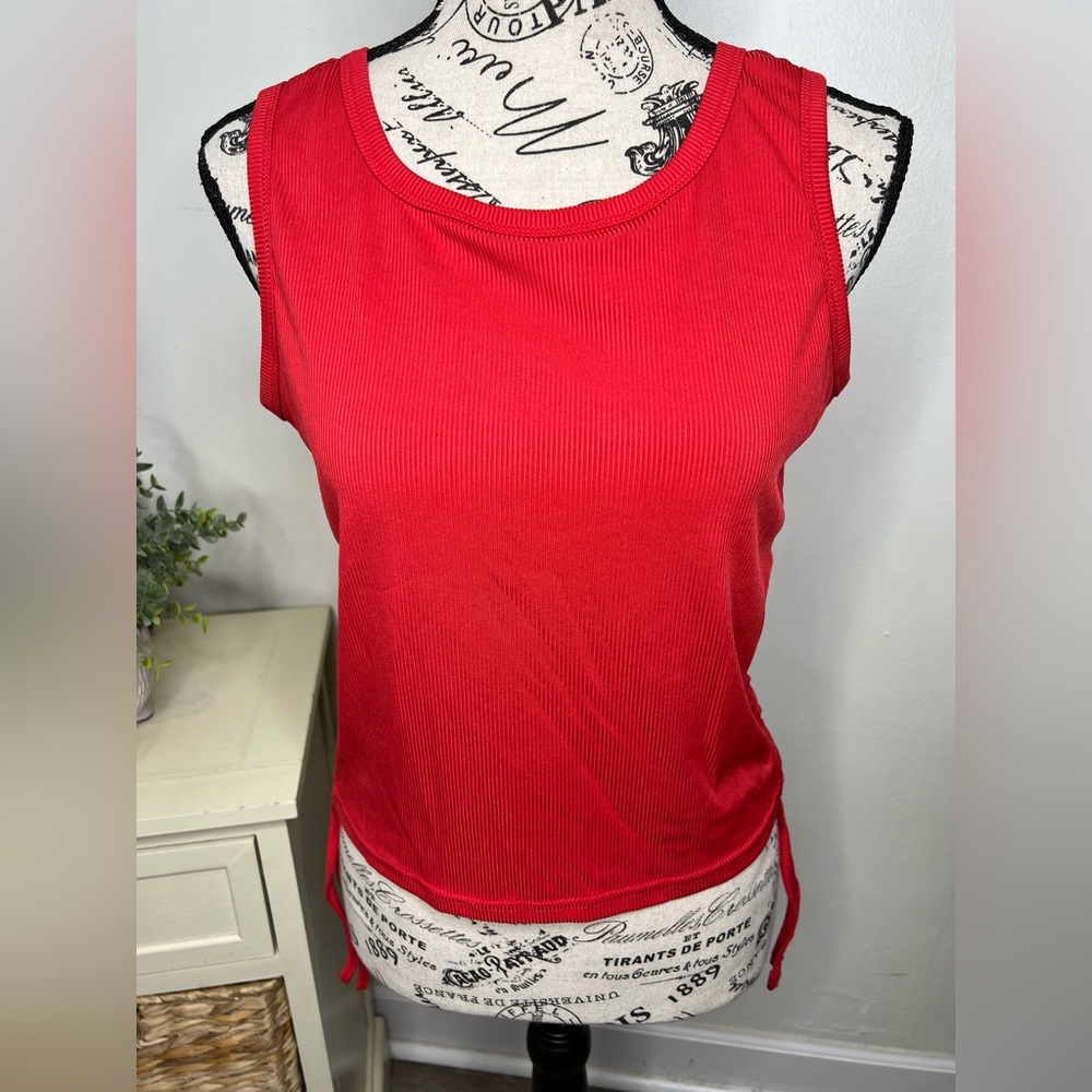 Brand New-SHEIN Ribbed Crop Top with Ruched Sides